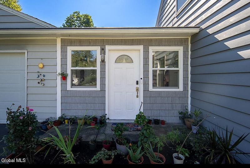 3rd image of 16 Richland Drive