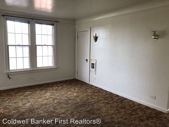 2nd image of 387 Catherine St APT D