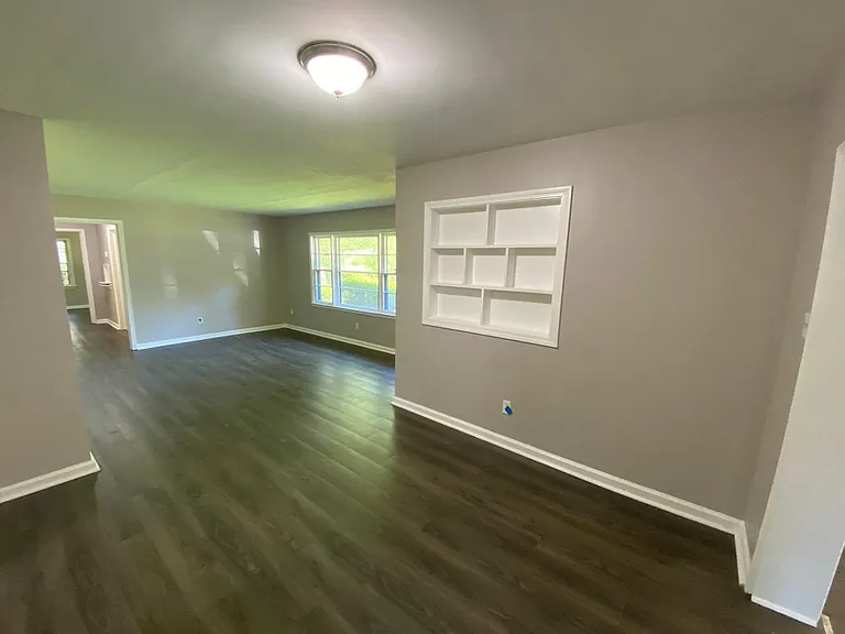 1346 Wedgewood Dr — Photo 4