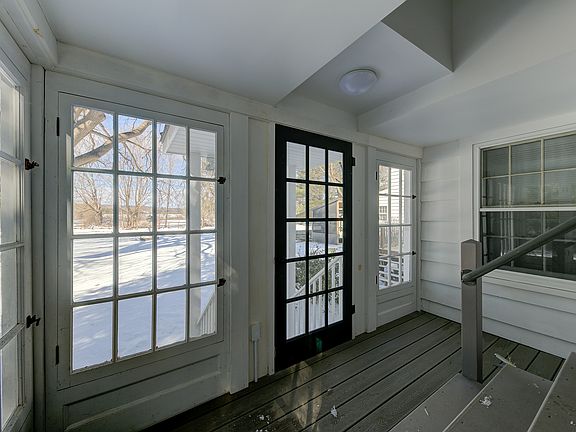 4th image of 367 Church St