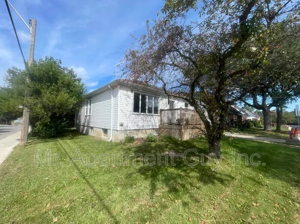 16 W 3rd St, Hamilton, ON L9C 3J6