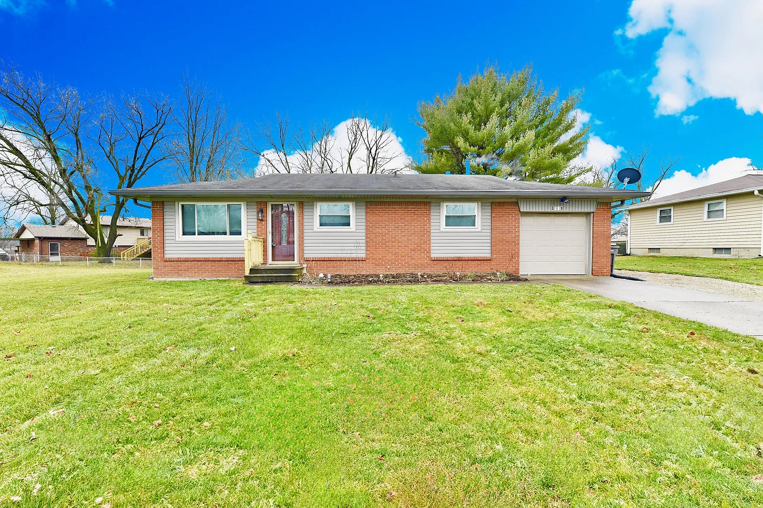 3611 Royal Oak Dr photo 1