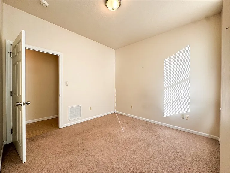 137 N Main St #D — Photo 9
