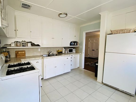 5th image of 333 E Olive Ave