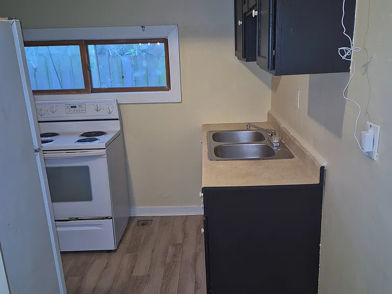 328 N Elder Ave — Photo 6