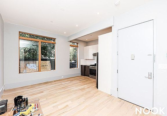 2nd image of 522 Evergreen Ave #3A