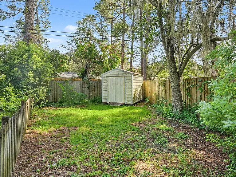 18 Silverstone Cir — Photo 25
