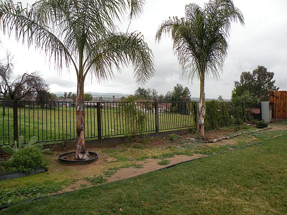 3rd image of 24661 Skyland Dr