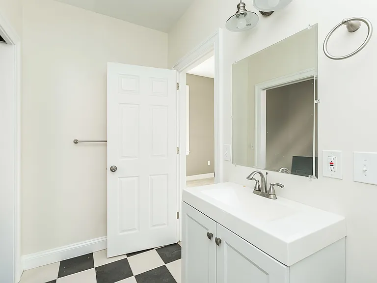411 N Charles St #3B — Photo 1