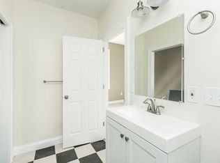 411 N Charles St APT 3B, Baltimore, MD 21201