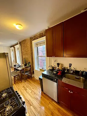 Rented by LJ Sloane Management | media 23