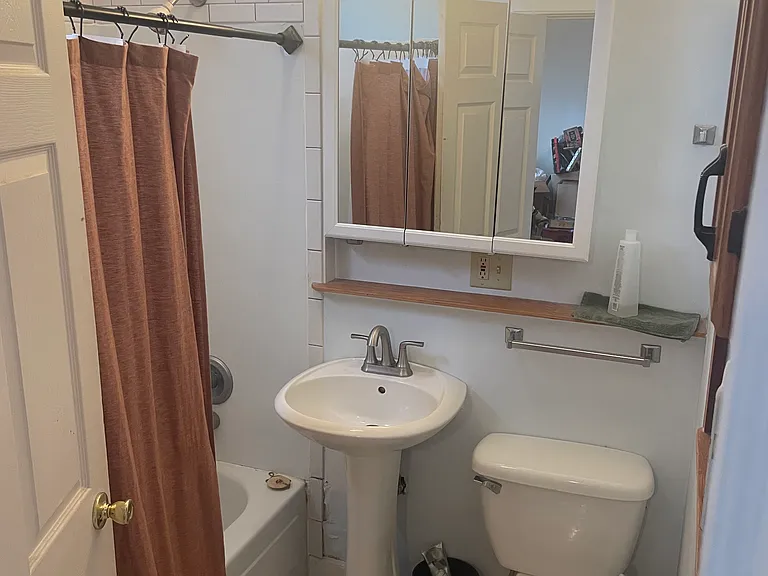 1403 Washington St NE #1 — Photo 10