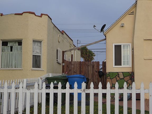 3rd image of 7427 S Hobart Blvd
