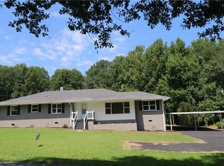 16 W Oak Dr, Honea Path, SC 29654