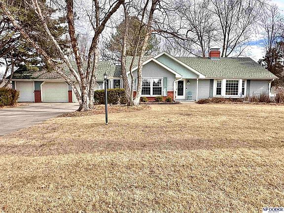 2nd image of 907 Crestridge Rd