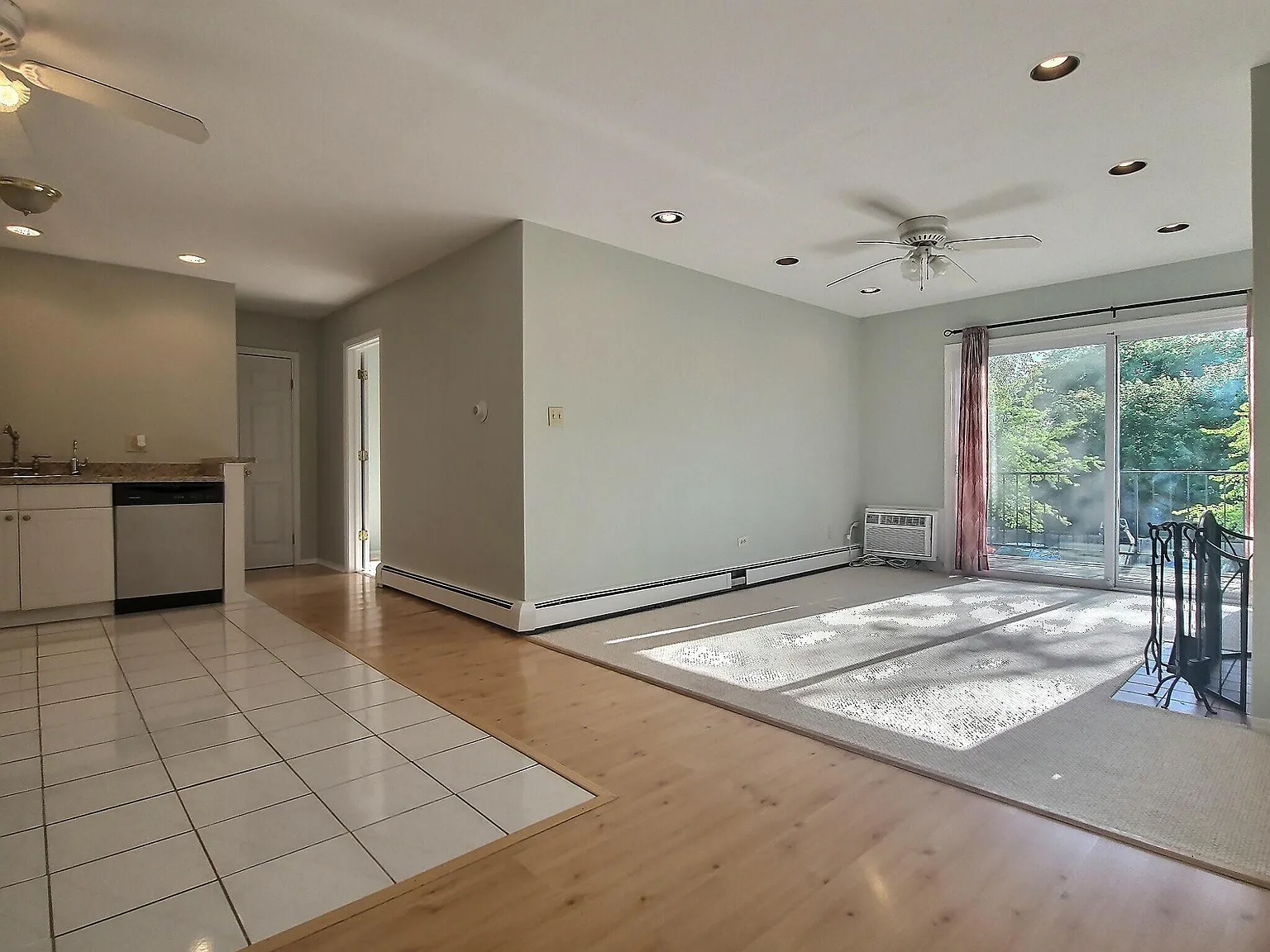 1 bed, 700 sqft, $1,500 — Photo 3