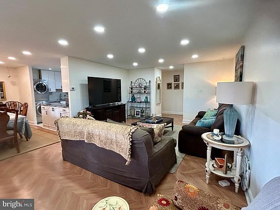 5th image of 18624 Walkers Choice Rd APT 6