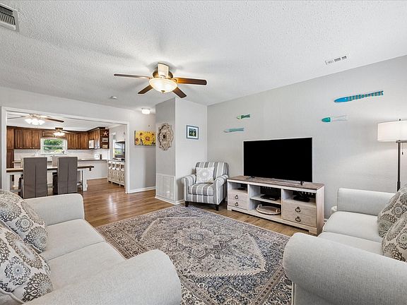 3rd image of 126 Dolphin Ave