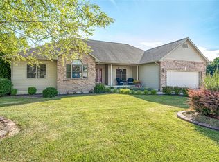53 Eastland Ct, Carlinville, IL 62626