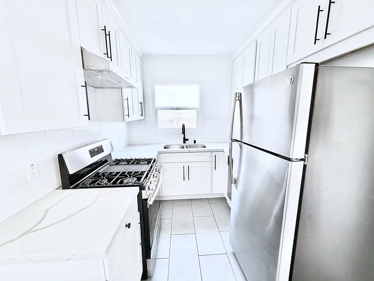 328 N Kingsley Dr #338-3/4 — Photo 3