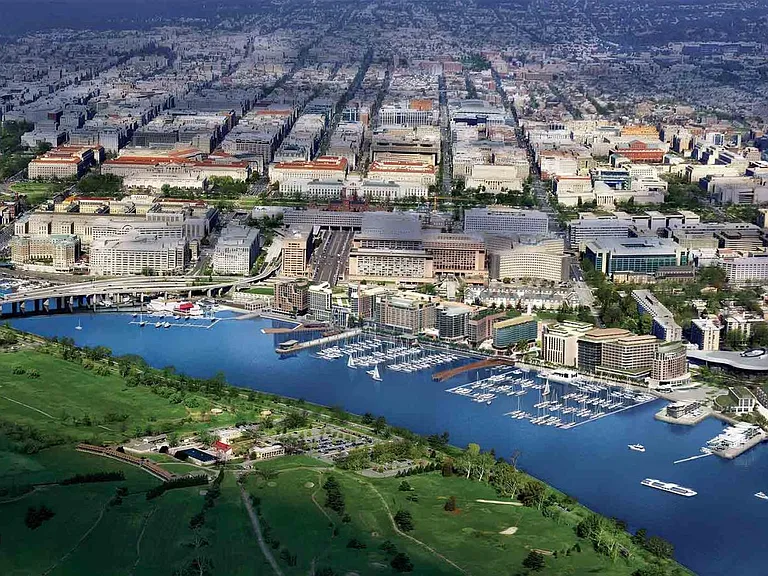 3 blocks to the District Wharf + Hans Point Park (Golf + Tennis + Biking + Swimming + Running )