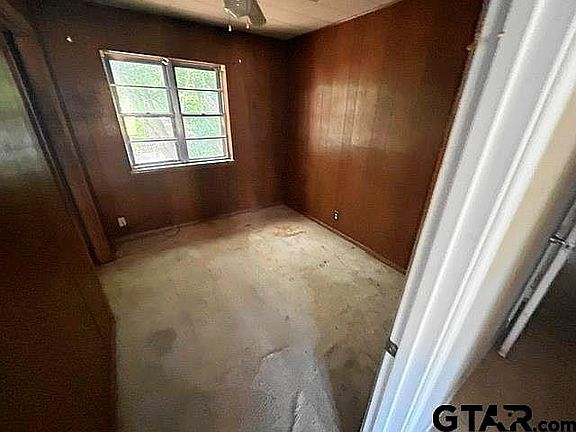 4th image of 3318 Lee St