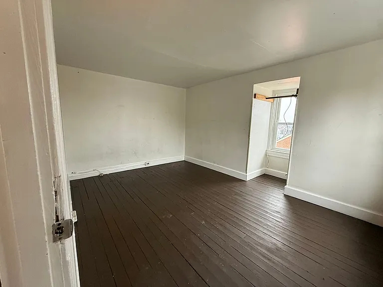 274 Jefferson Ave — Photo 8