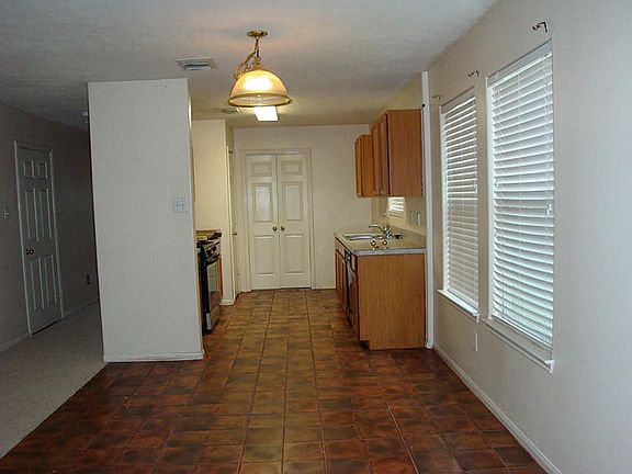 3rd image of 9334 Garfield Park Ln