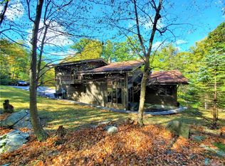 54 Cross Ridge Rd, Tuxedo Park, NY 10987