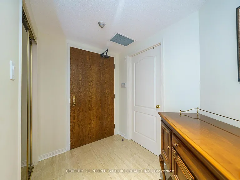 1905 Pilgrims Way #506 — Photo 2