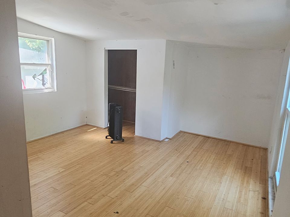 2nd image of 230 Main St