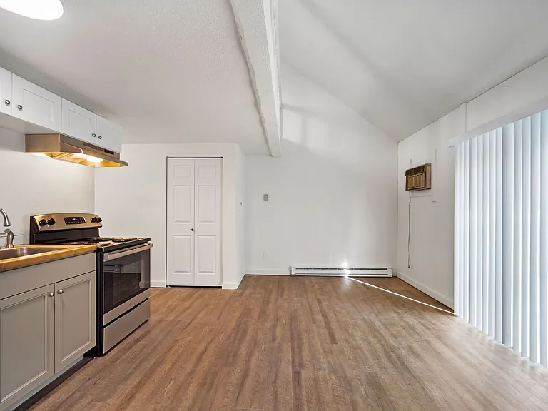 Regal Lofts — Photo 5