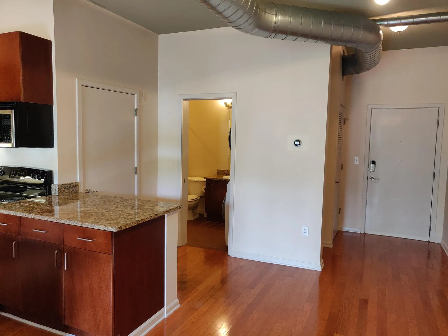 Studio, 627 sqft, $1,500 — Photo 4