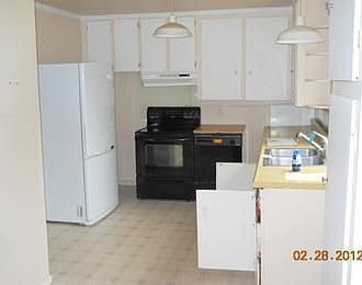 3rd image of 5421 SW Louise St