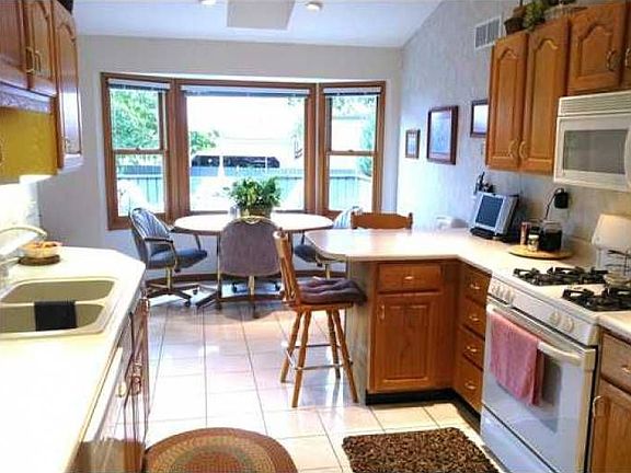 3rd image of 57535 Raven Hill Dr