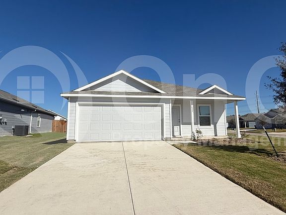 2nd image of 1600 Parlier St