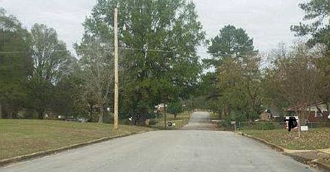2nd image of 1501 Hall Dr