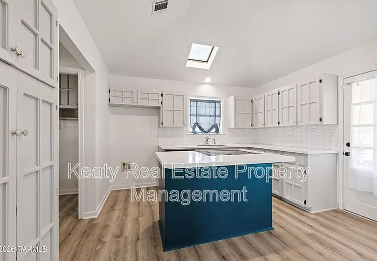 313 Wallingsford Cir — Photo 11