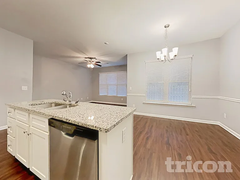 2271 Wentworth Park Dr — Photo 7