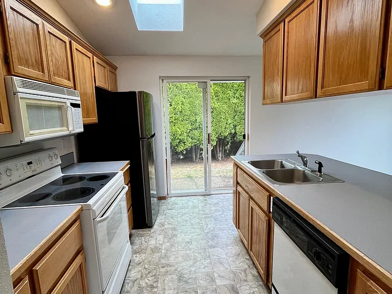 16757 SW Shelby Ct — Photo 5