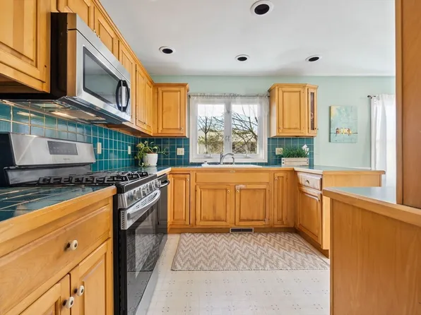 123 Low St, Newburyport, MA 01950