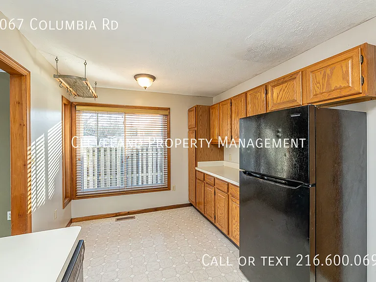 2067 Columbia Rd — Photo 9