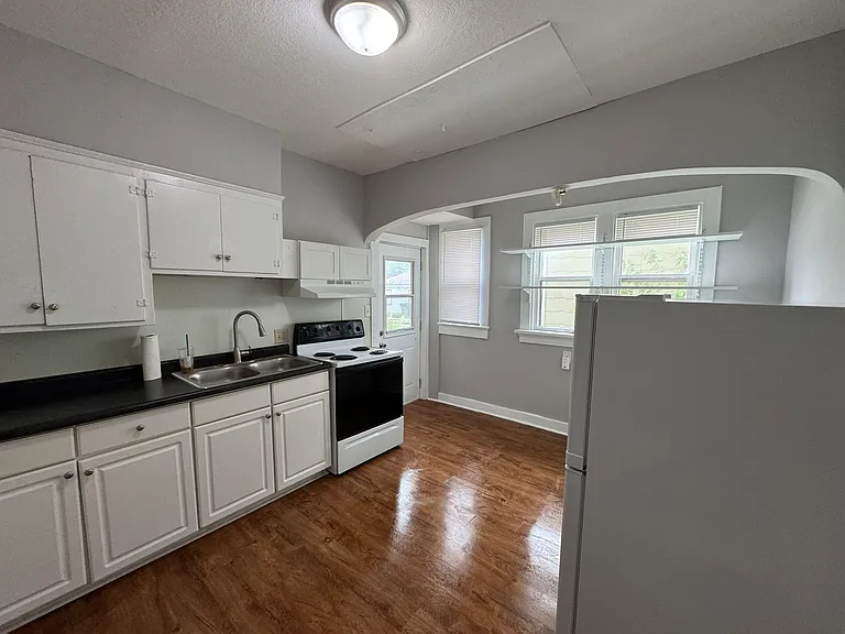 826 Columbia Ave #4 — Photo 8