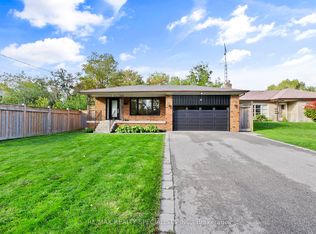 8 Brumwell St, Toronto, ON M1C 2K8