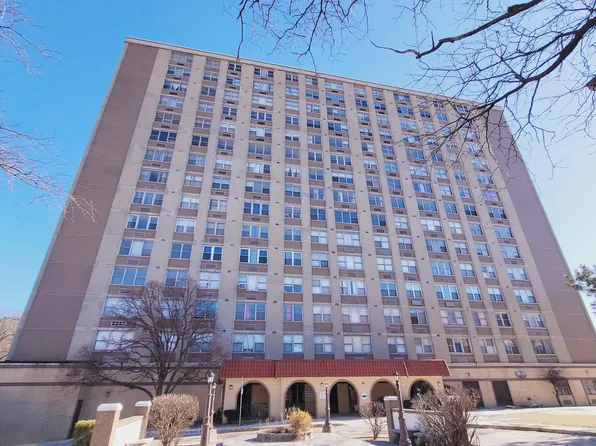 4300 W Ford City Dr APT 604, Chicago, IL 60652