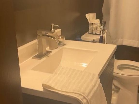 4th image of 7433 N Damen Ave APT 1
