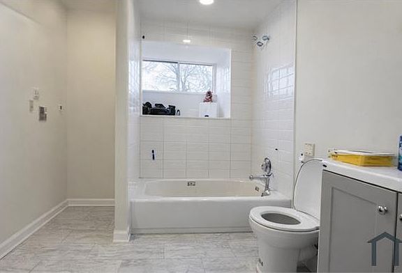 5th image of 1215 W Wingohocking St #1