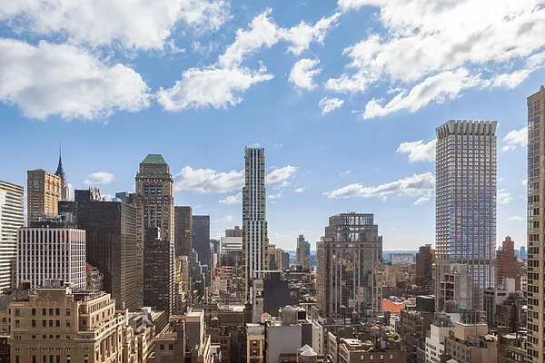 Rented by Halstead Real Estate | media 27