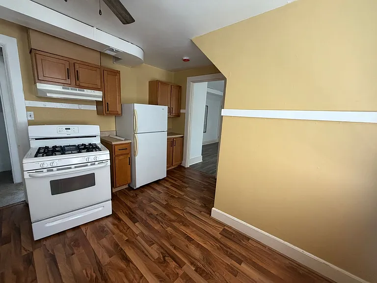 1675 N Marshall St — Photo 7