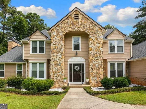 1208 Milford Forest Dr SW, Marietta, GA 30008